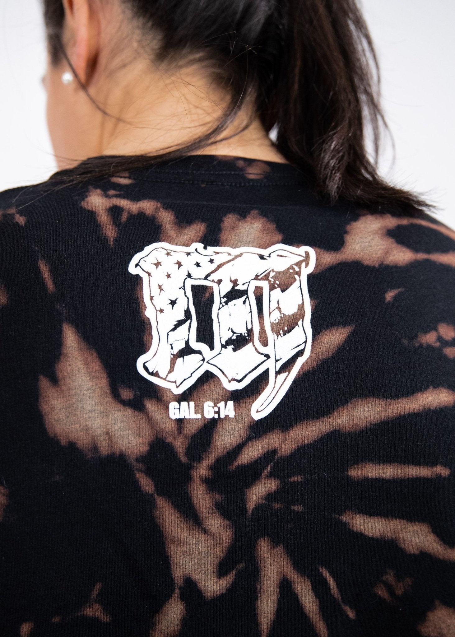 PRAY. Crop Tee